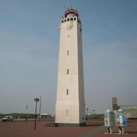 Sunlit Near Sea In Aan Zee 펜션 *
